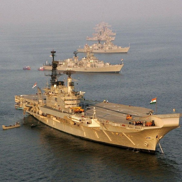 Biên đội tàu sân bay Viraat hiện có của Hải quân Ấn Độ.